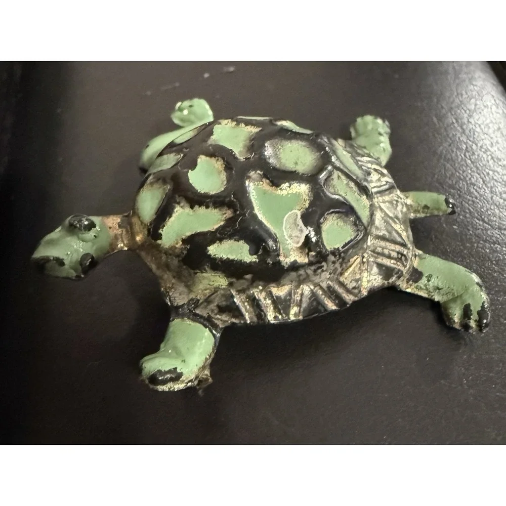 Vintage Sea Turtle Green Brooch Heavy Plastic Pin Jewelry MCM